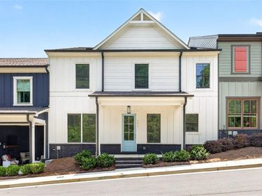 5619 Pine Street, Flowery Branch, GA 30542