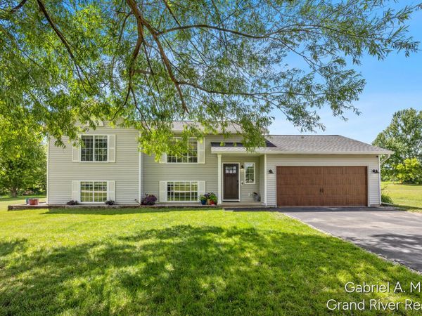 13555 Becker Court NE, Cedar Springs, MI 49319