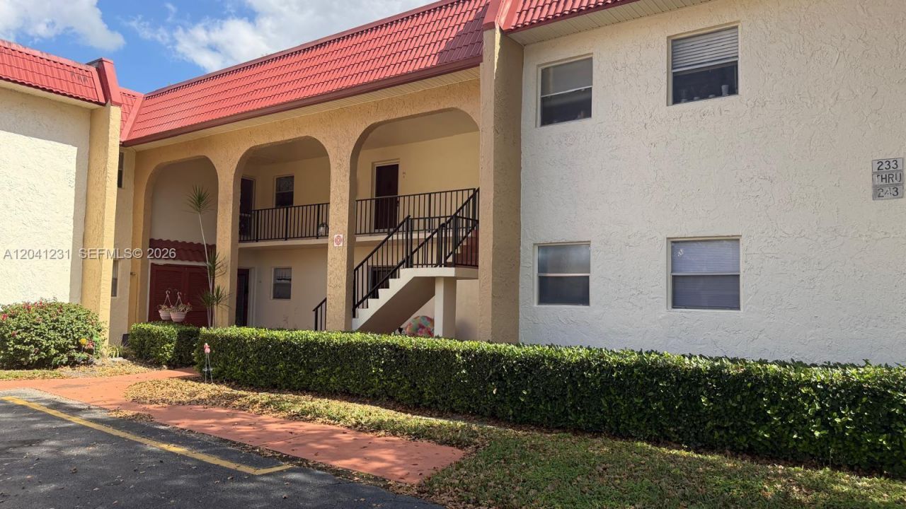 237 Lake Frances Dr, Unit 237, West Palm Beach, FL 33411 Photo