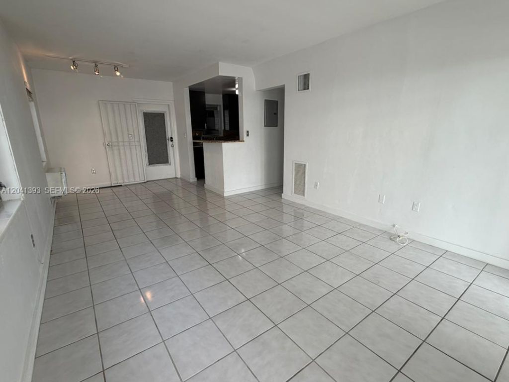 641 Espanola Way , Unit 3, Miami Beach, FL 33139 Photo