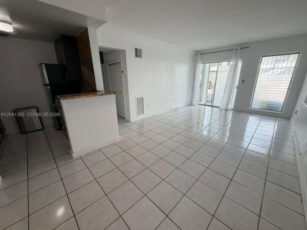 641 Espanola Way , Unit 3, Miami Beach, FL 33139 Photo
