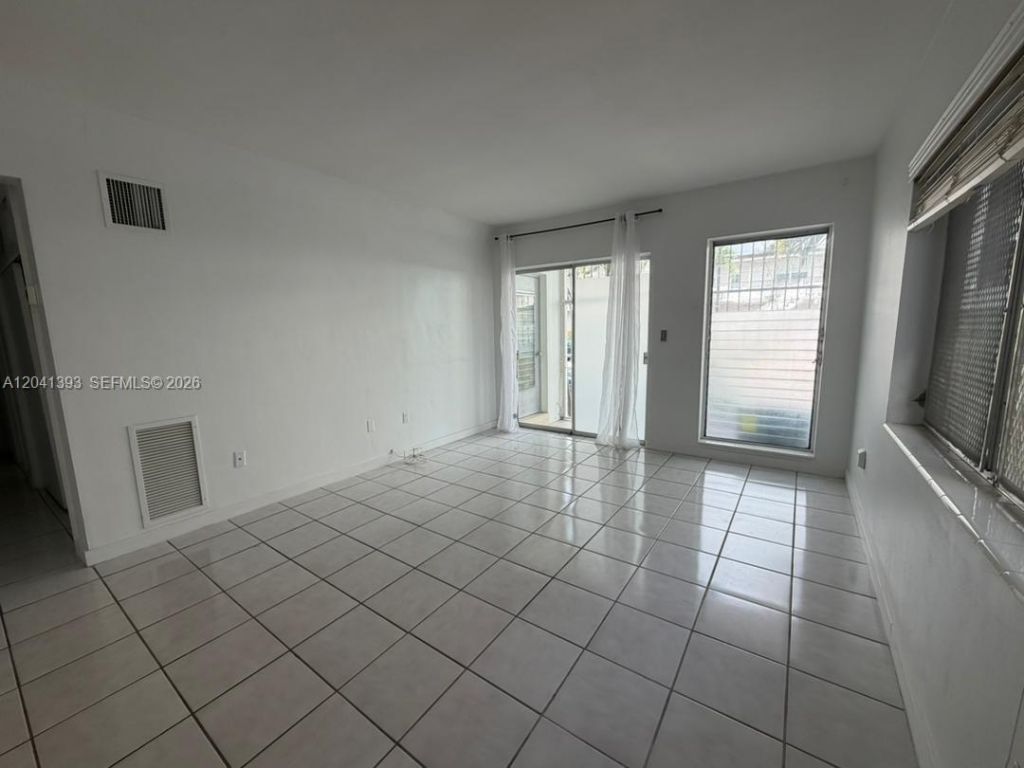 641 Espanola Way , Unit 3, Miami Beach, FL 33139 Photo