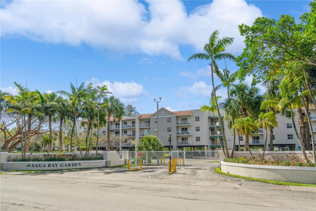 8200 SW 210th St , Unit 111, Cutler Bay, FL 33189 Photo