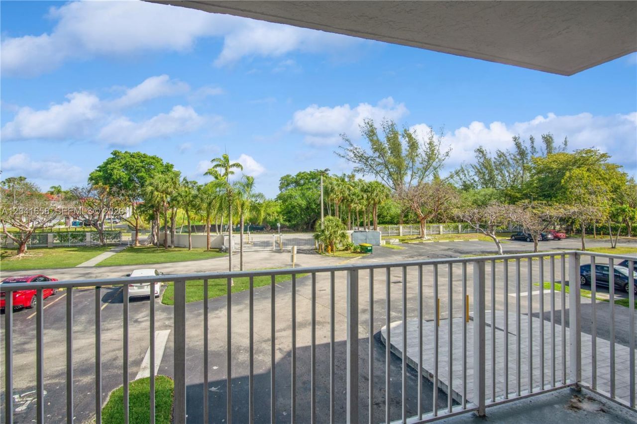8200 SW 210th St , Unit 111, Cutler Bay, FL 33189 Photo