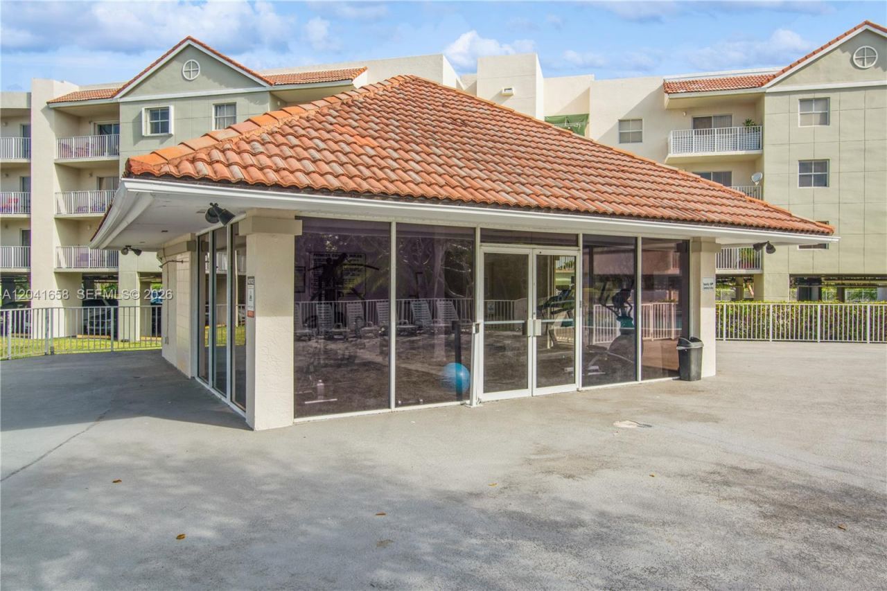 8200 SW 210th St , Unit 111, Cutler Bay, FL 33189 Photo