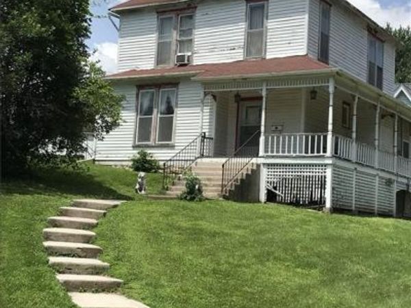 401 Jackson Street, Louisiana, MO 63353
