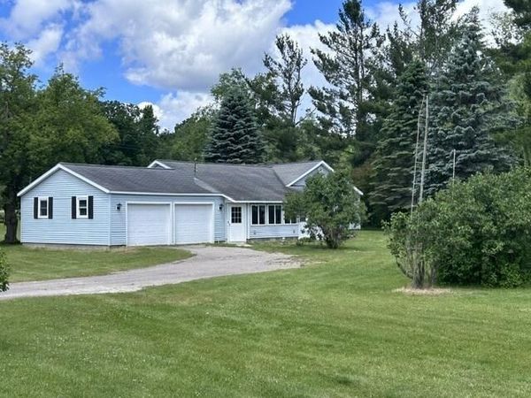 15850 MacDonald Road, Lachine, MI 49753