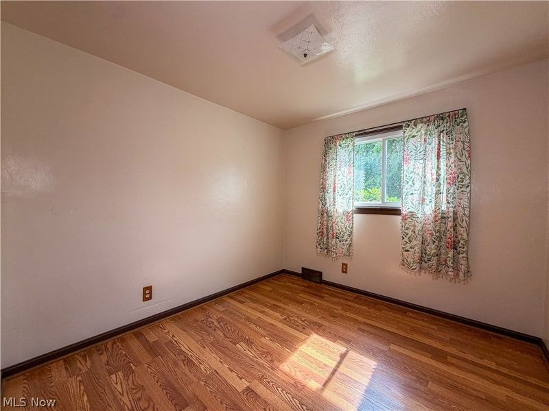 53 Memorial Circle, Campbell, OH 44405 Photo 13