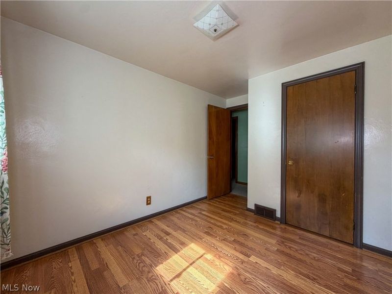 53 Memorial Circle, Campbell, OH 44405 Photo 14