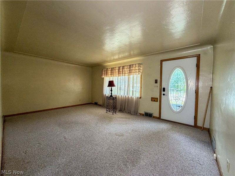 53 Memorial Circle, Campbell, OH 44405 Photo 6