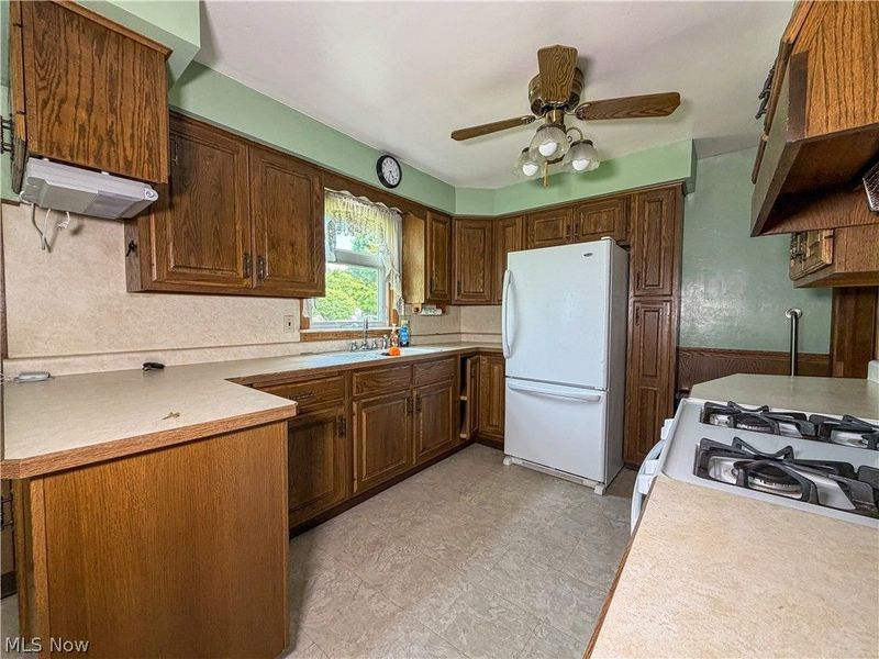 53 Memorial Circle, Campbell, OH 44405 Photo 9