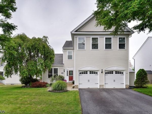 88 Watch Hill Rd, Hackettstown, NJ 07840