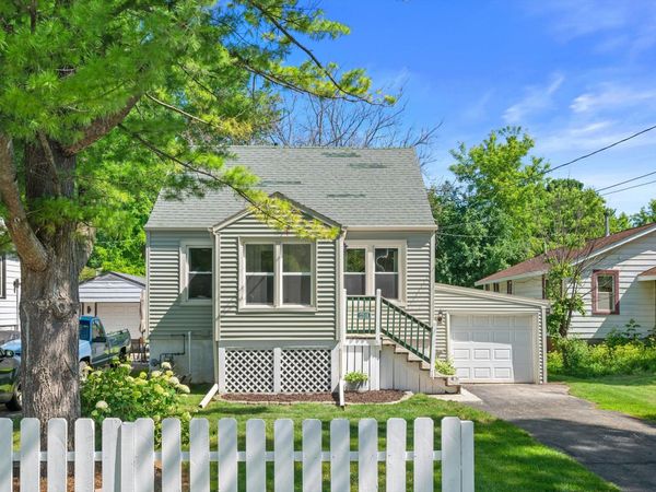 12516 W Meadow Ln, New Berlin, WI 53151