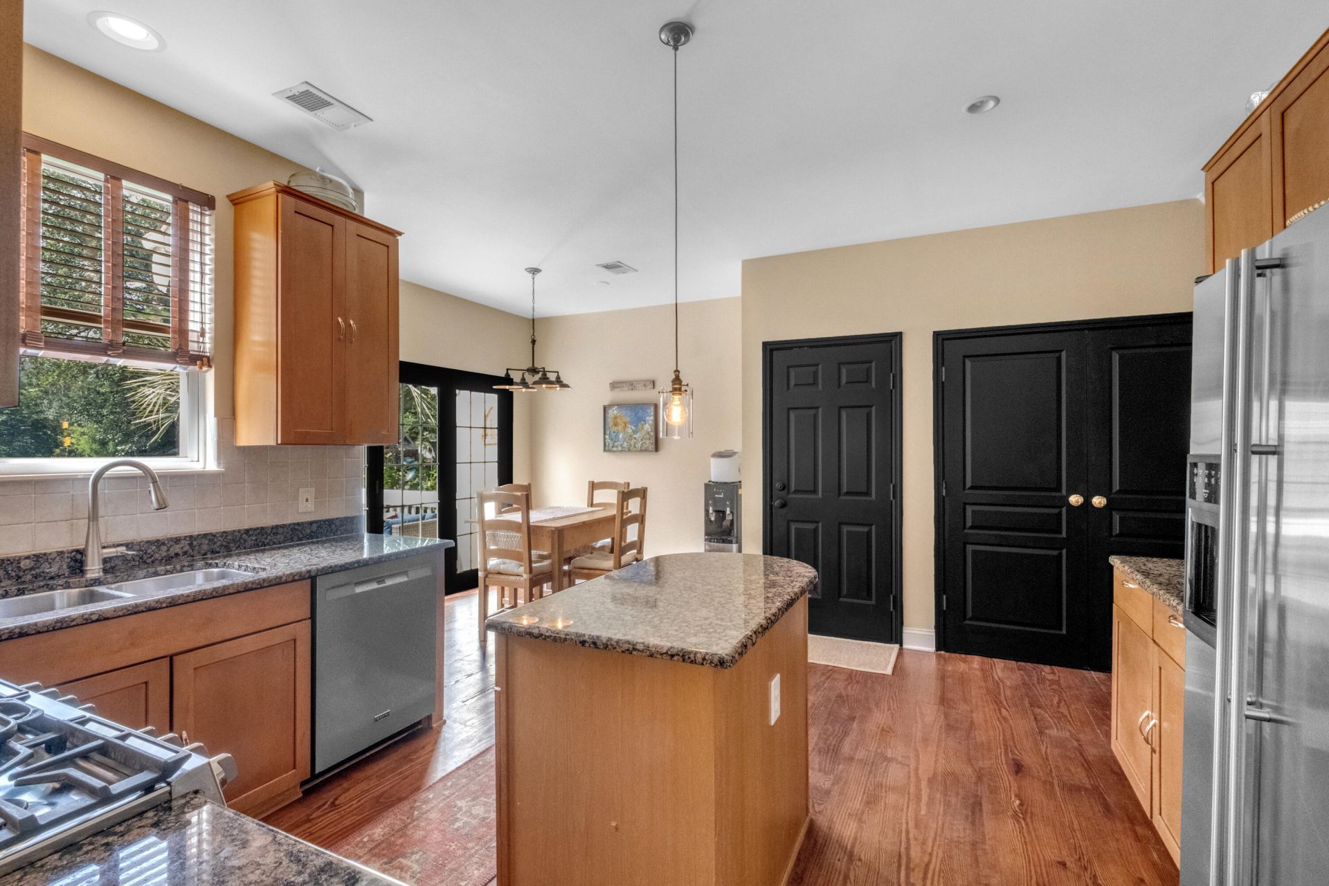 112 Cartright Street Photo 14