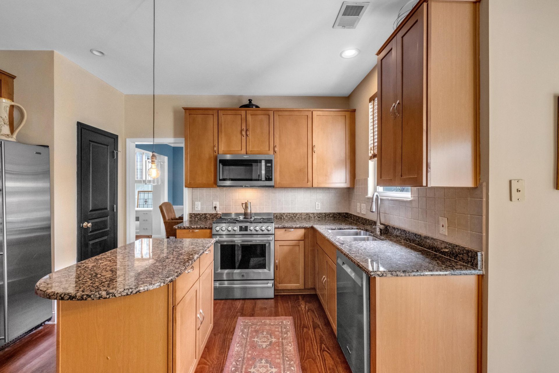 112 Cartright Street Photo 15