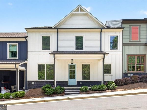 5619 Pine Street, Flowery Branch, GA 30542