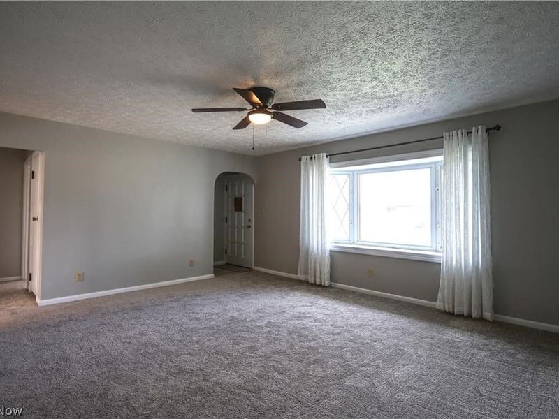 6751 Oakwood Road, Parma Heights, OH 44130 Photo 3