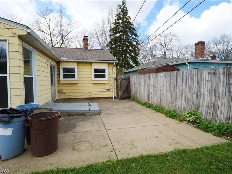 6751 Oakwood Road, Parma Heights, OH 44130 Photo 34
