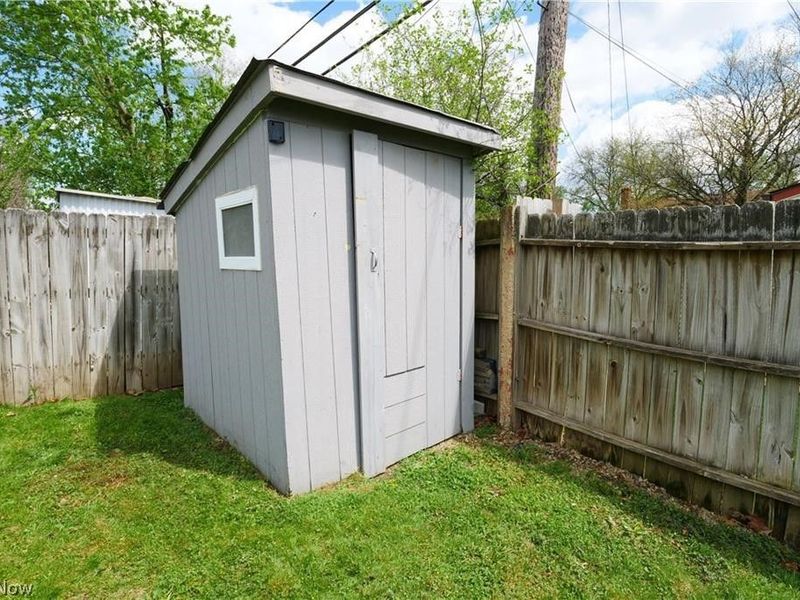6751 Oakwood Road, Parma Heights, OH 44130 Photo 37