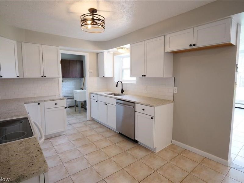 6751 Oakwood Road, Parma Heights, OH 44130 Photo 7
