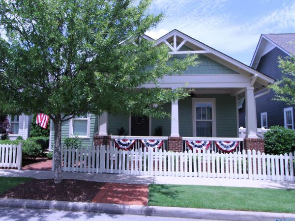102 Hillcrest Avenue NW, Huntsville, AL 35806