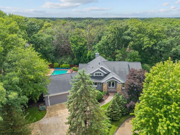 2700 Ashbourne Road, Minnetonka, MN 55391