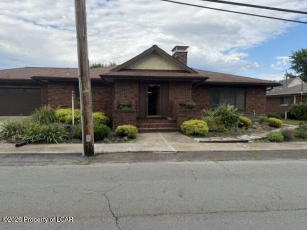 88 E Oak Street, Pittston, PA 18640