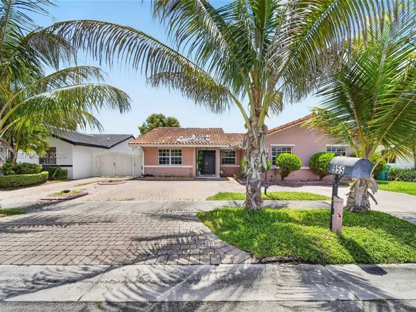 955 NW 128th Ct , Miami, FL 33182