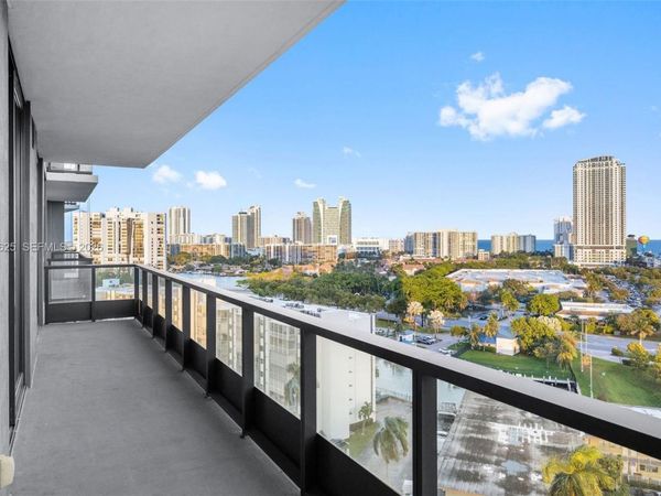 101 Diplomat Pkwy, Unit 906, Hallandale Beach, FL 33009