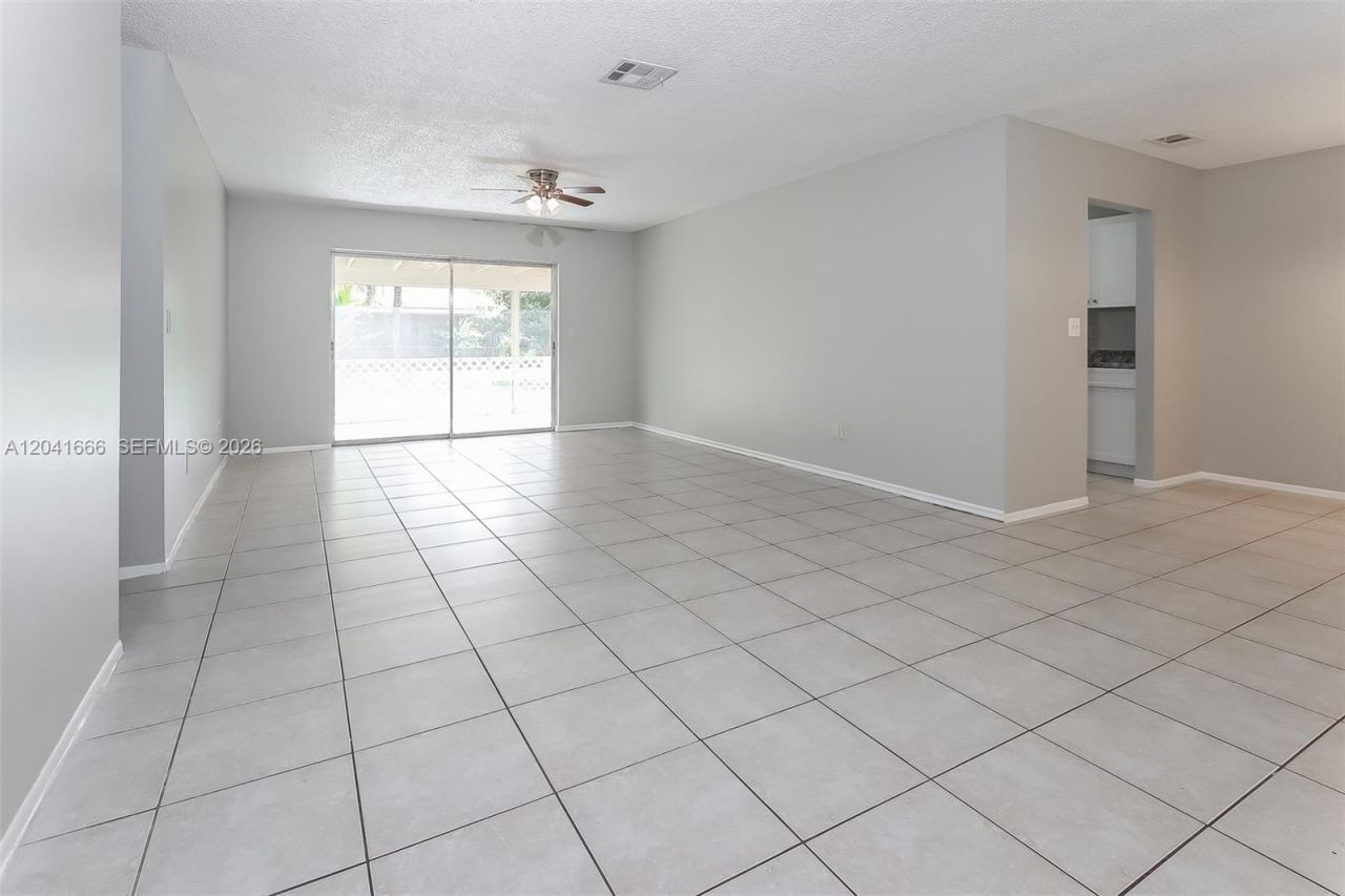 830 Royal Palm Beach Blvd, Royal Palm Beach, FL 33411 Photo