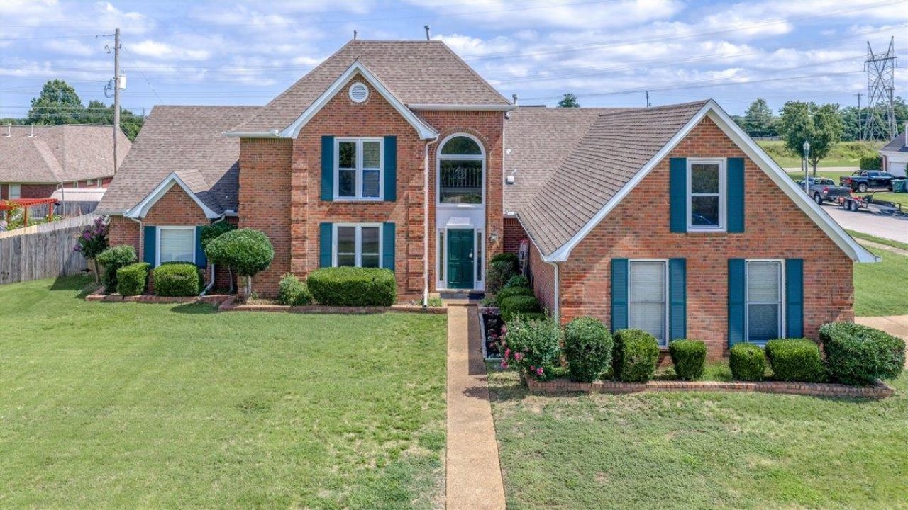 8976 Lindstrom Dr, Memphis, TN 38016 Main Photo