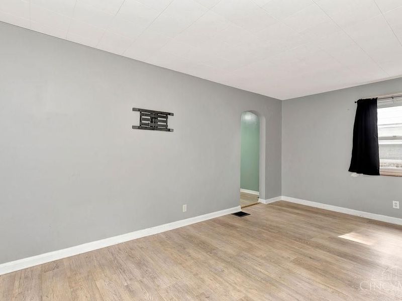 5654 Surrey Avenue, Green Township, OH 45248 Photo 13