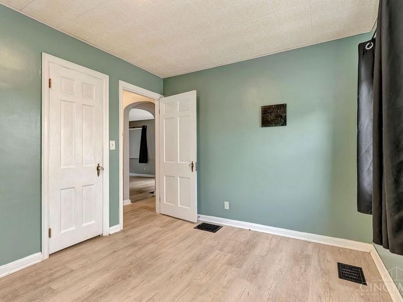 5654 Surrey Avenue, Green Township, OH 45248 Photo 21
