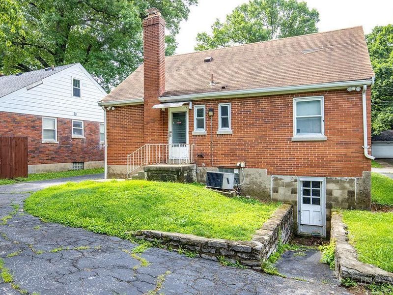 5654 Surrey Avenue, Green Township, OH 45248 Photo 6