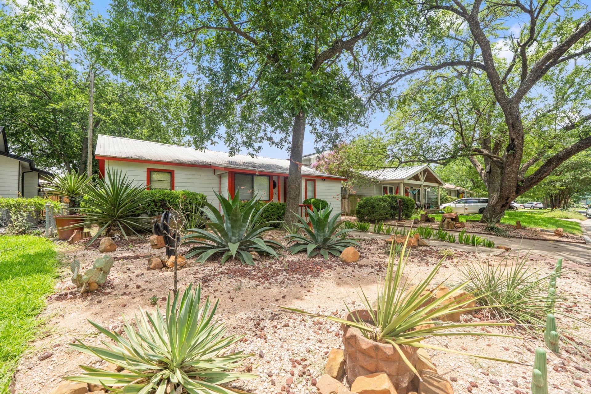 7005 Saint Johns Cir, Austin, TX 78757 Main Photo