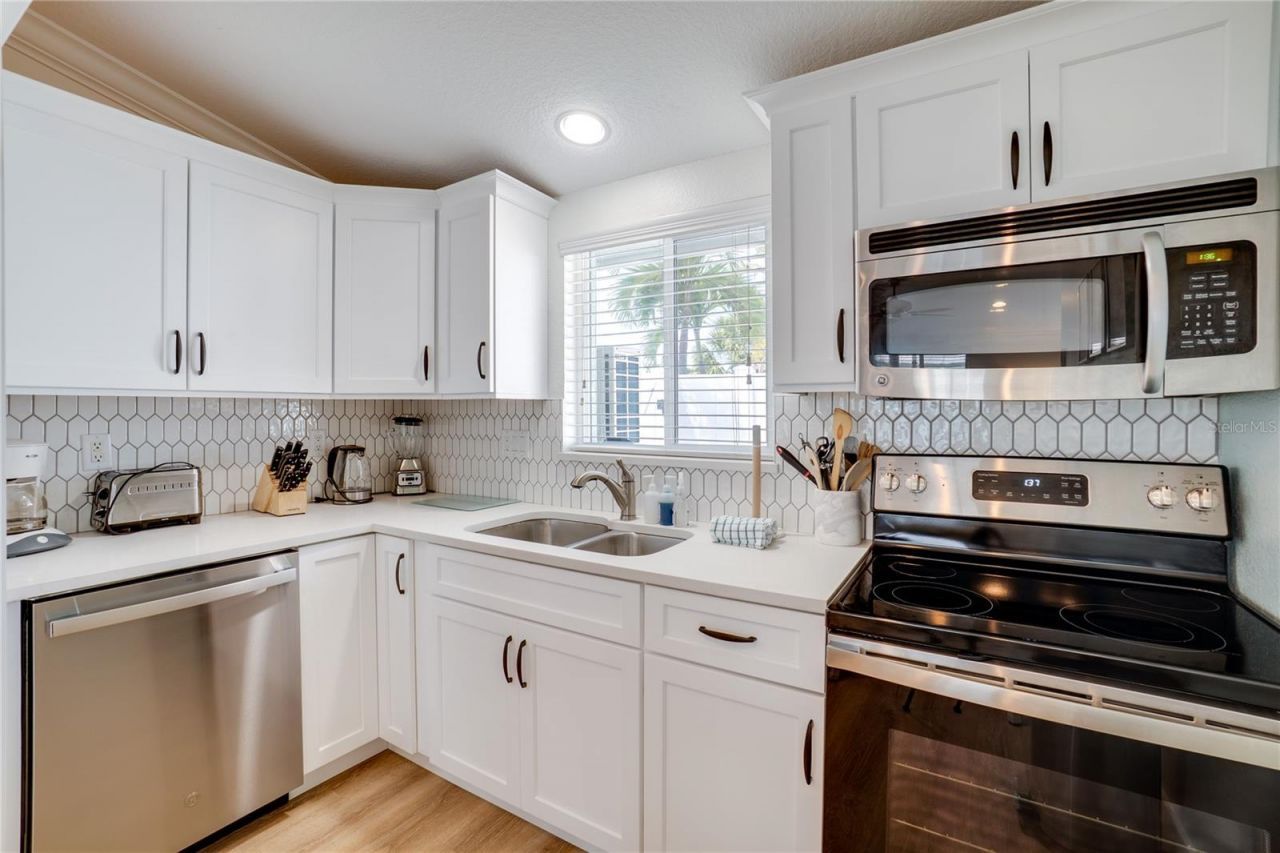 3009 Avenue E, Unit A, Bradenton Beach, FL 34217 Photo