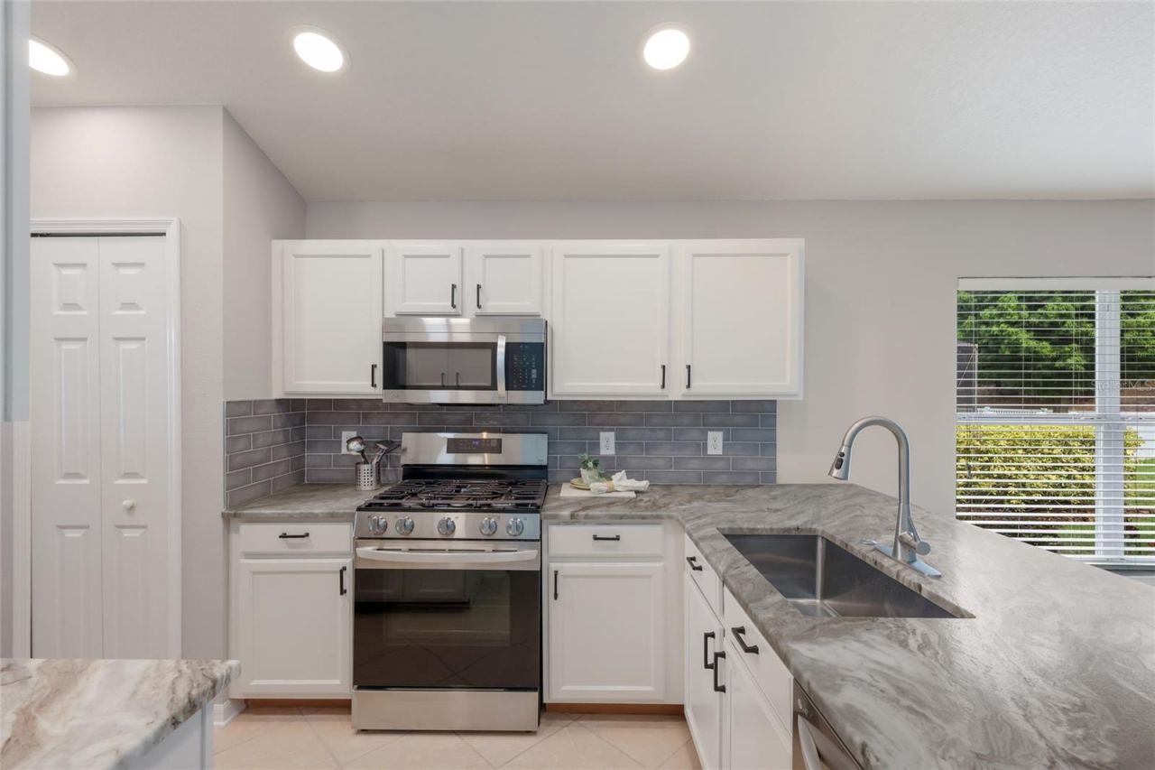 6110 Blue Runner Court, Bradenton, FL 34202 Photo