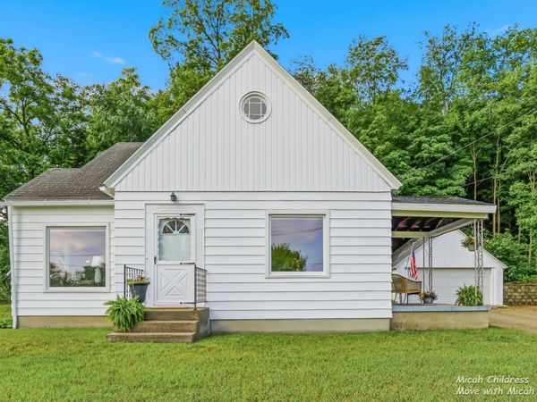 1950 Bauer Road, Jenison, MI 49428