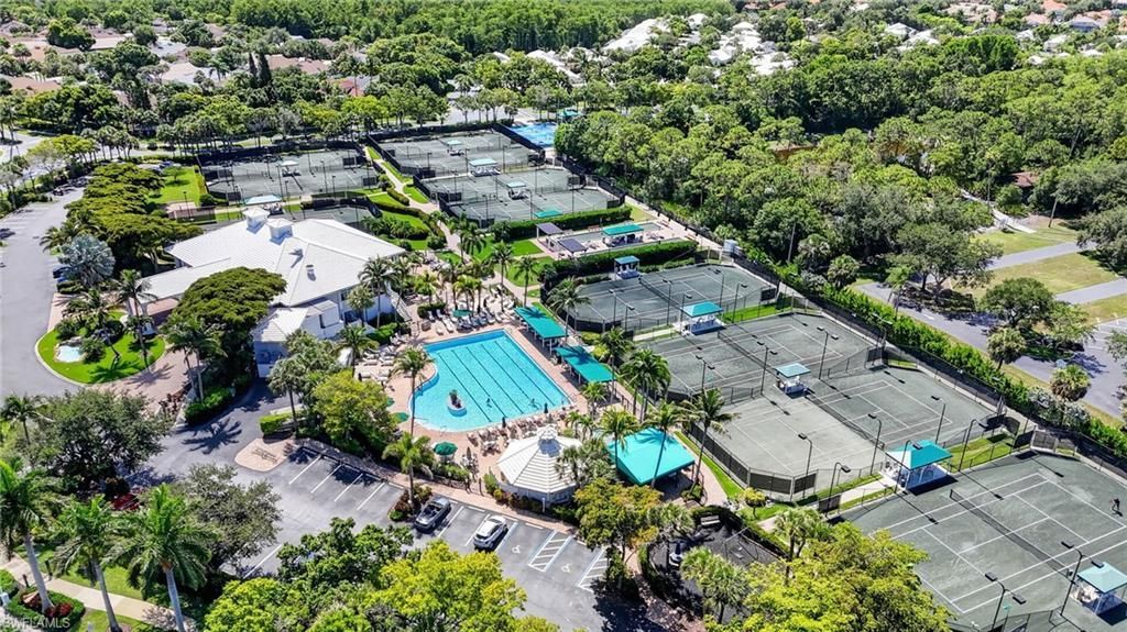 14907 Sterling Oaks Dr, Naples, FL 34110 Photo