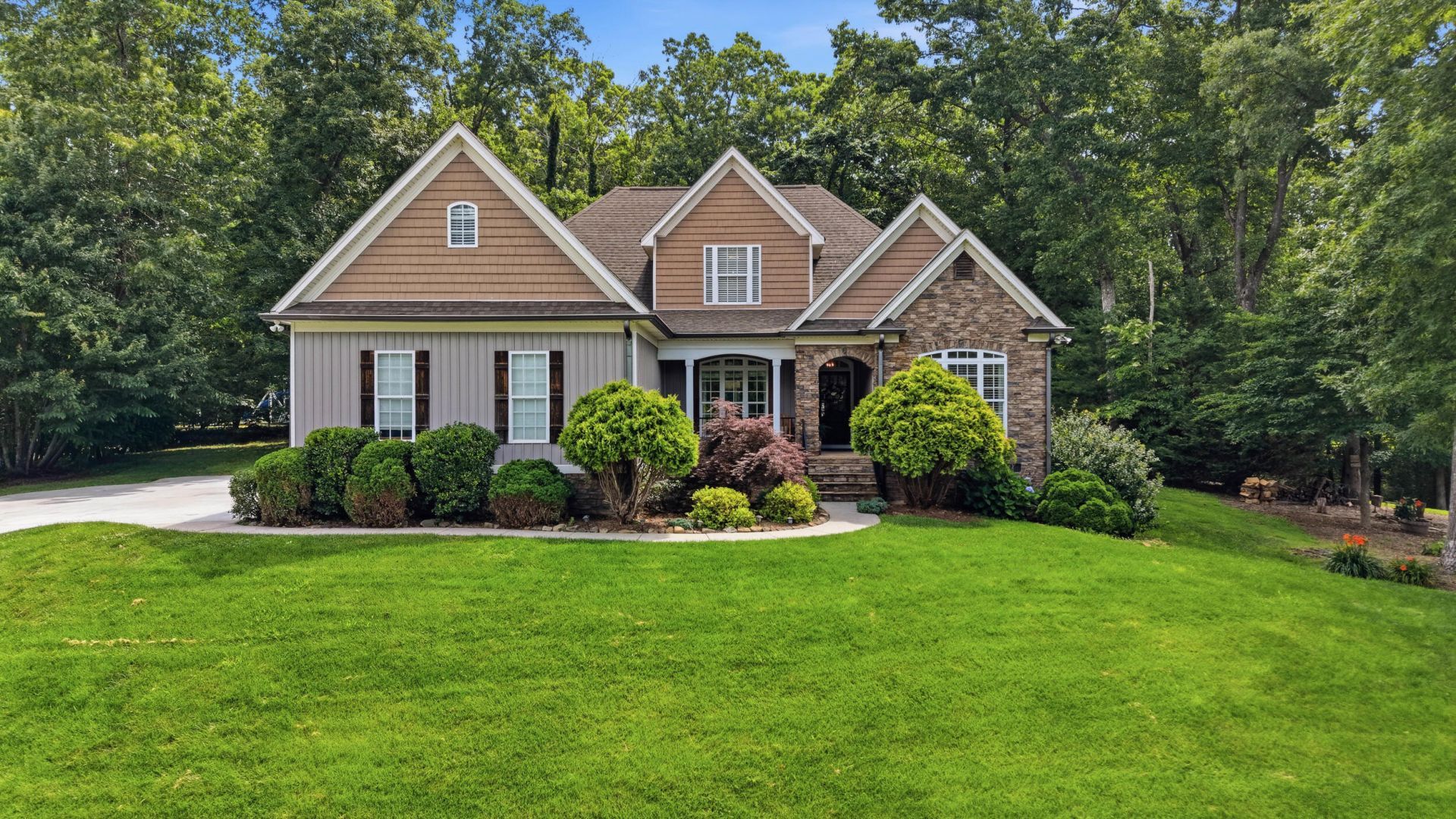 4398 Stonecrop Lane, Signal Mountain, TN 37377 Main Photo