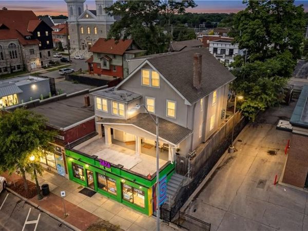 3912 Broadway Boulevard, Kansas City, MO 64111