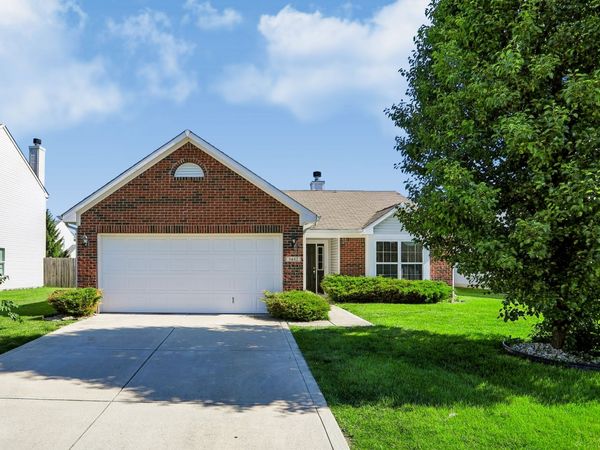 3442 Enclave Lane , Greenwood, IN 46143