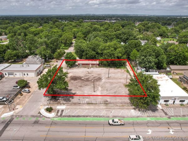 824 S Main Street , Broken Arrow, OK 74012