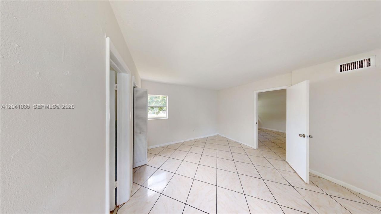 6811 SW 16th St , Miami, FL 33155 Photo