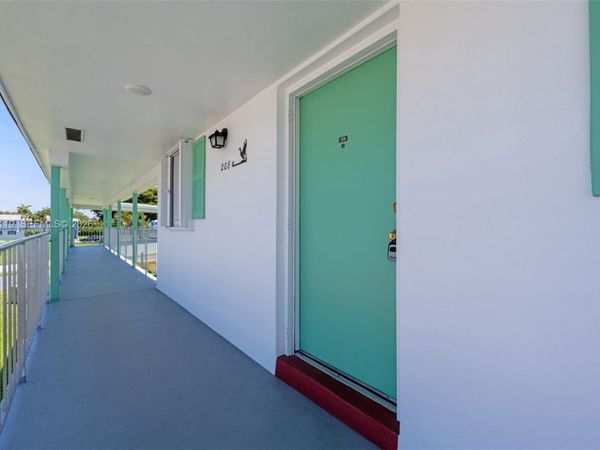 1116 Lake Ter , Unit 208, Boynton Beach, FL 33426
