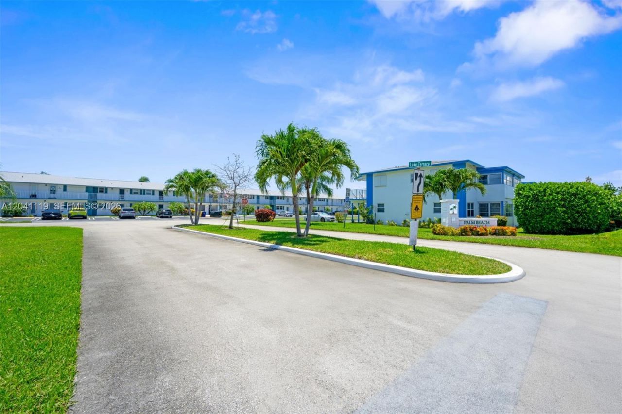 1116 Lake Ter , Unit 208, Boynton Beach, FL 33426 Photo