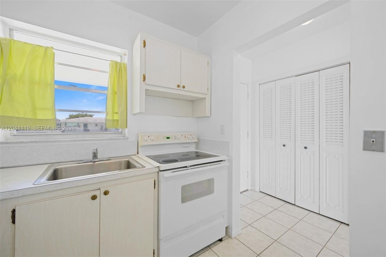 1116 Lake Ter , Unit 208, Boynton Beach, FL 33426 Photo