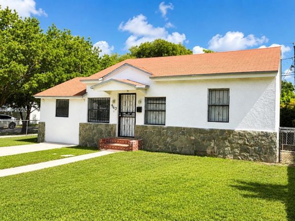 943 NW 63rd St , Miami, FL 33150