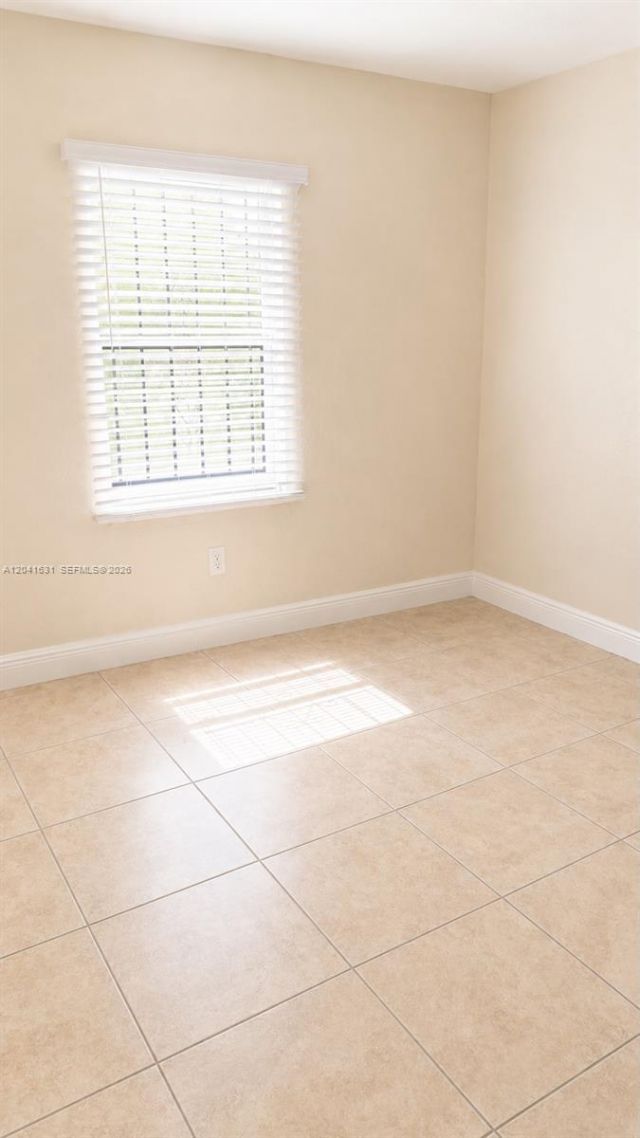 943 NW 63rd St, Miami, FL 33150 Photo
