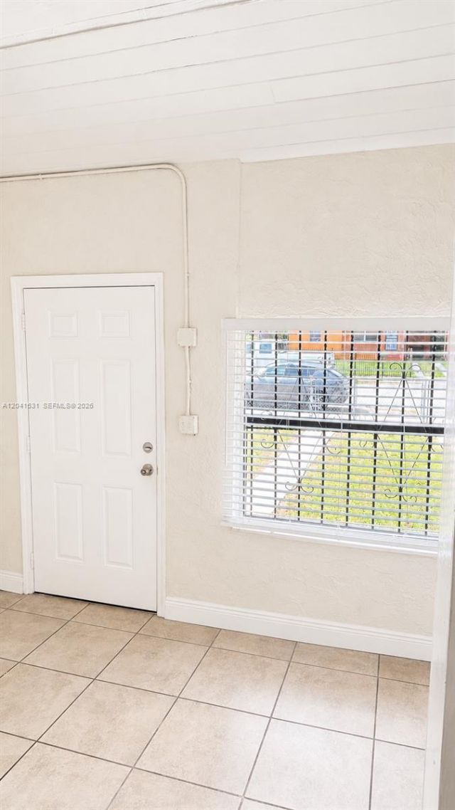 943 NW 63rd St, Miami, FL 33150 Photo
